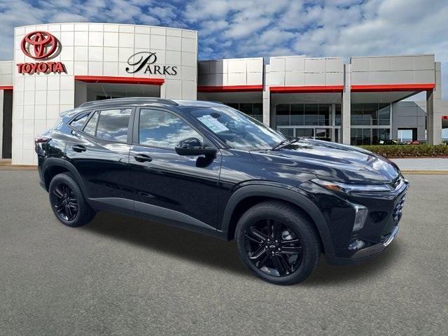 used 2025 Chevrolet Trax car, priced at $21,998