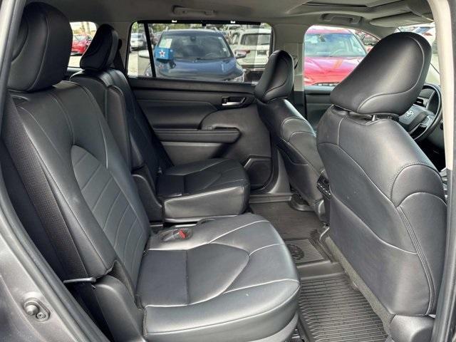 used 2024 Toyota Highlander car, priced at $28,000