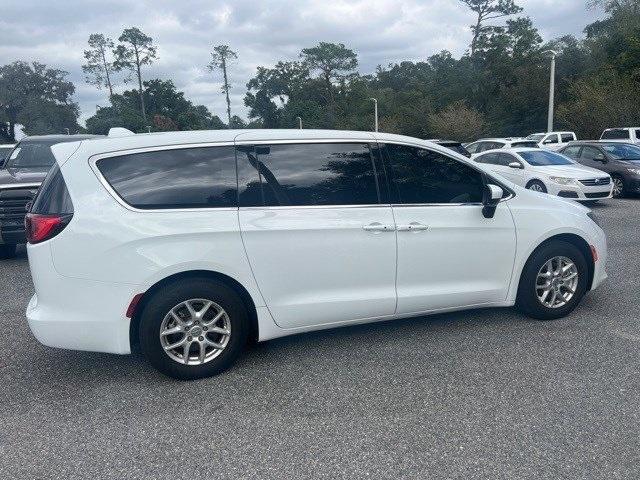 used 2017 Chrysler Pacifica car, priced at $10,880