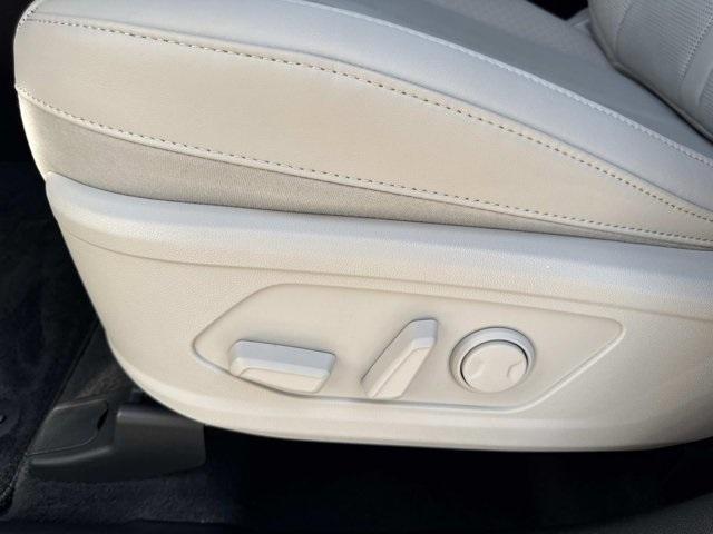 used 2026 Kia Sorento car, priced at $30,998