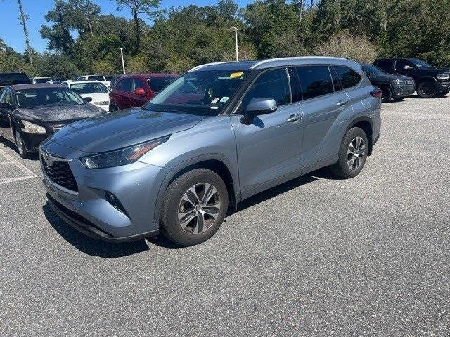 used 2022 Toyota Highlander car, priced at $26,880