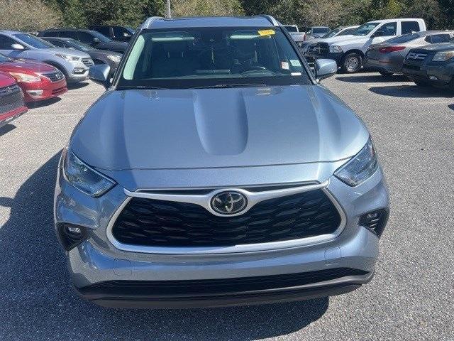 used 2022 Toyota Highlander car, priced at $26,880