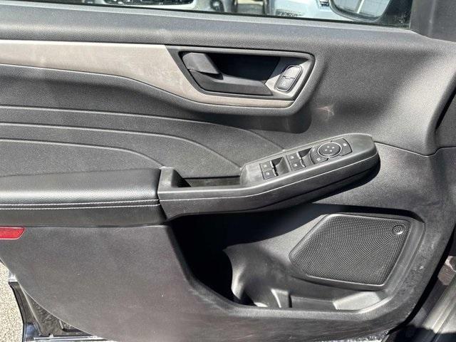 used 2022 Ford Escape car, priced at $15,998