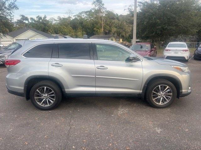 used 2019 Toyota Highlander car, priced at $22,880