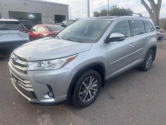 used 2019 Toyota Highlander car, priced at $22,880