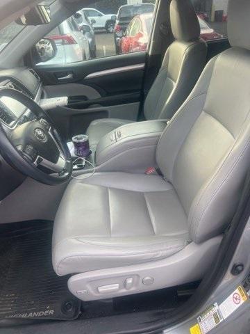used 2019 Toyota Highlander car, priced at $22,880