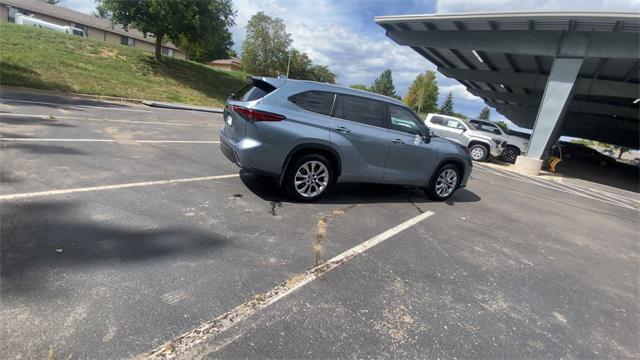 used 2022 Toyota Highlander car, priced at $36,700