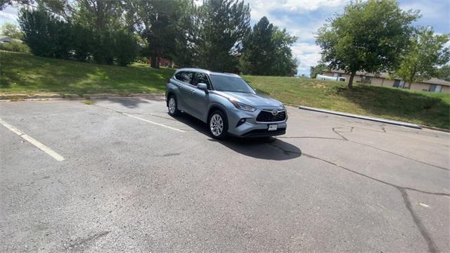 used 2022 Toyota Highlander car, priced at $36,700