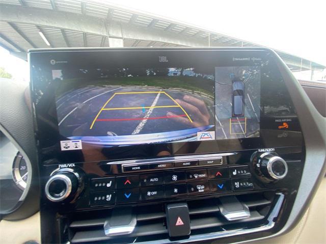 used 2022 Toyota Highlander car, priced at $36,700