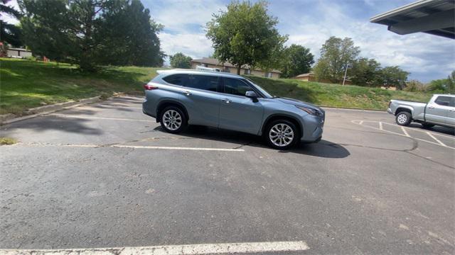 used 2022 Toyota Highlander car, priced at $36,700