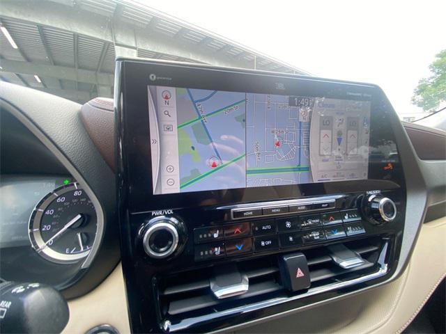 used 2022 Toyota Highlander car, priced at $36,700