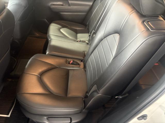 used 2022 Toyota Highlander car, priced at $36,077