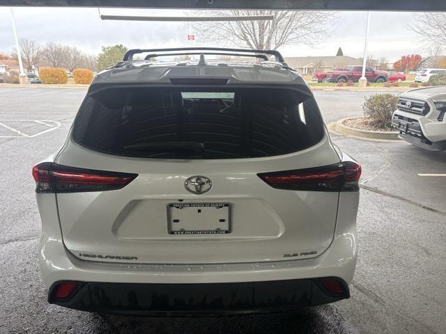 used 2022 Toyota Highlander car, priced at $36,077
