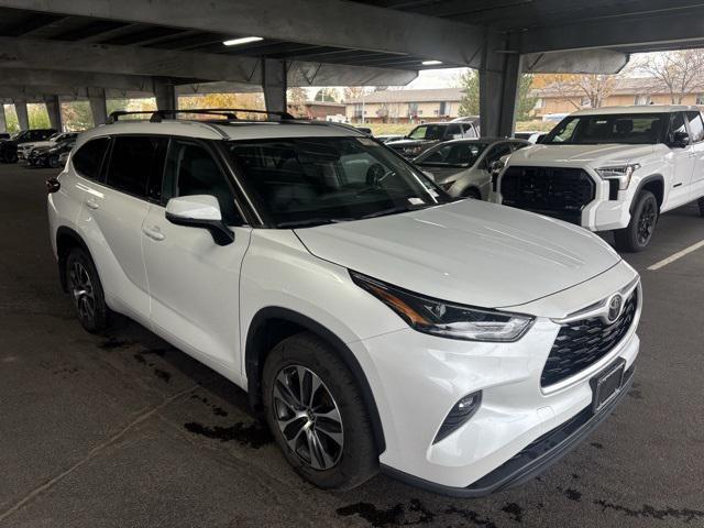 used 2022 Toyota Highlander car, priced at $36,077