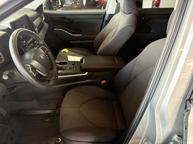 used 2023 Toyota Highlander car, priced at $38,300