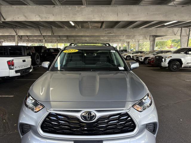 used 2023 Toyota Highlander car, priced at $38,300