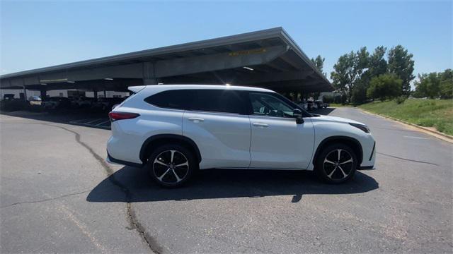 used 2021 Toyota Highlander car, priced at $35,022