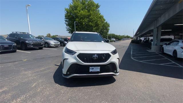 used 2021 Toyota Highlander car, priced at $35,022