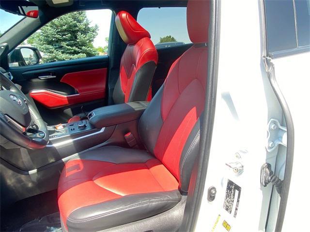 used 2021 Toyota Highlander car, priced at $35,022