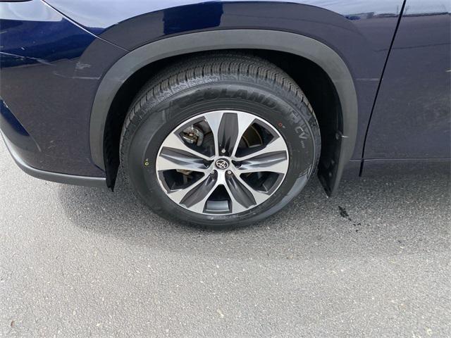 used 2021 Toyota Highlander car, priced at $35,995