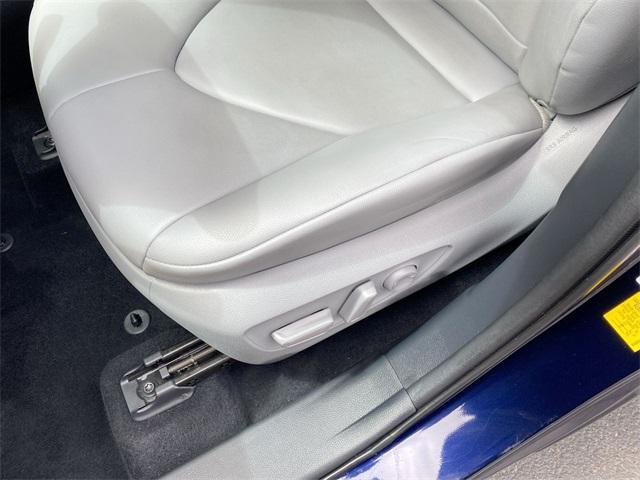 used 2021 Toyota Highlander car, priced at $35,995