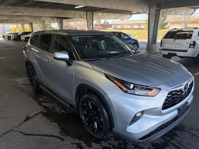 used 2024 Toyota Highlander car, priced at $36,291