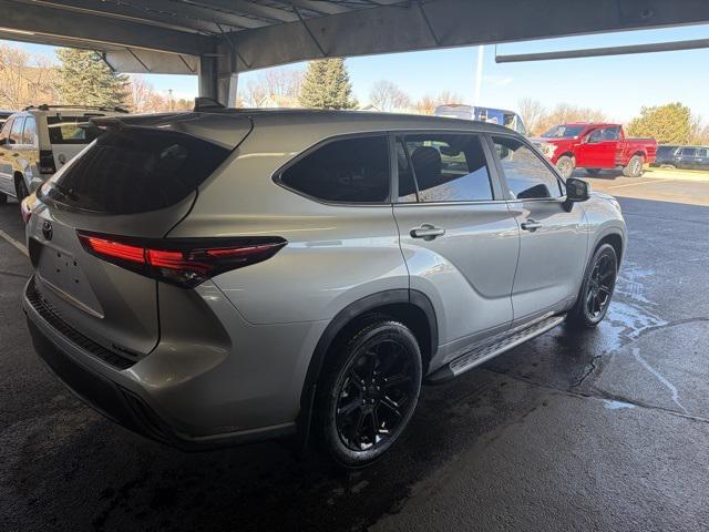 used 2024 Toyota Highlander car, priced at $36,291