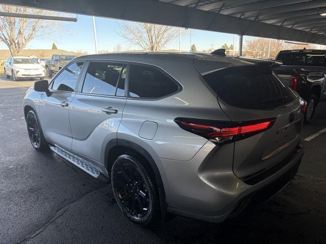 used 2024 Toyota Highlander car, priced at $36,291