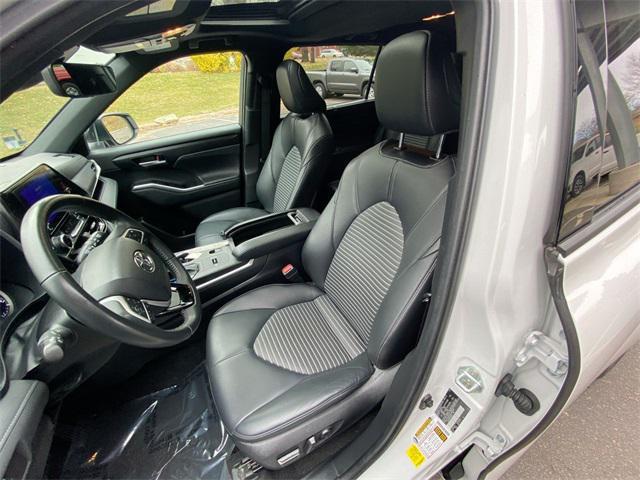 used 2023 Toyota Highlander car, priced at $35,601