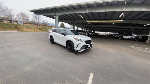 used 2023 Toyota Highlander car, priced at $35,601
