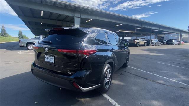 used 2023 Toyota Highlander car, priced at $34,201