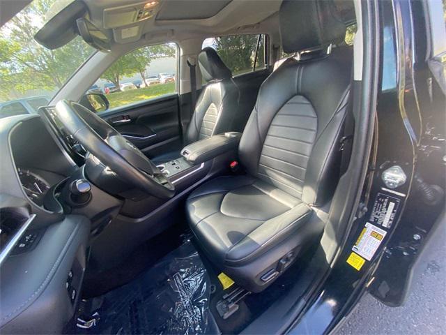 used 2023 Toyota Highlander car, priced at $34,201