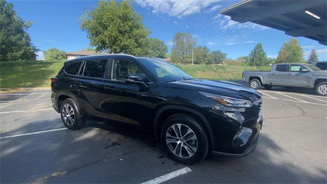 used 2023 Toyota Highlander car, priced at $34,201