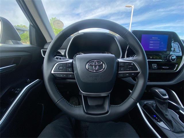 used 2024 Toyota Highlander car, priced at $45,395