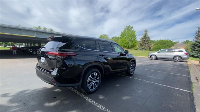used 2024 Toyota Highlander car, priced at $45,395