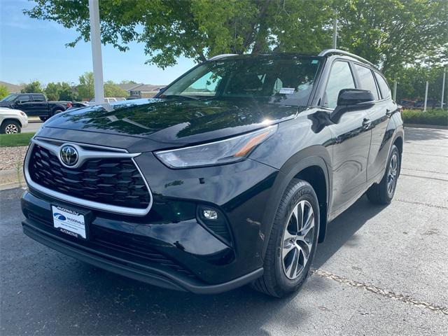 used 2024 Toyota Highlander car, priced at $45,395