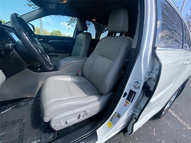 used 2017 Toyota Highlander car, priced at $22,995