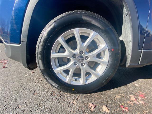 used 2018 Jeep Cherokee car, priced at $12,995