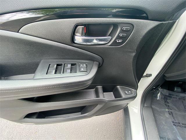 used 2022 Honda Pilot car, priced at $35,795