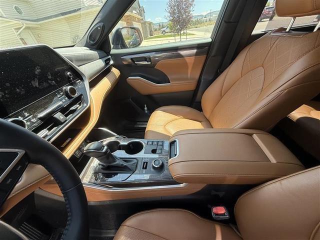 used 2024 Toyota Highlander car, priced at $48,950