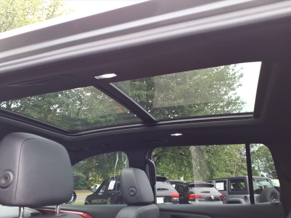 used 2024 Chevrolet Traverse car, priced at $46,973