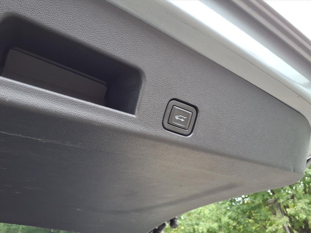 used 2024 Chevrolet Traverse car, priced at $46,973