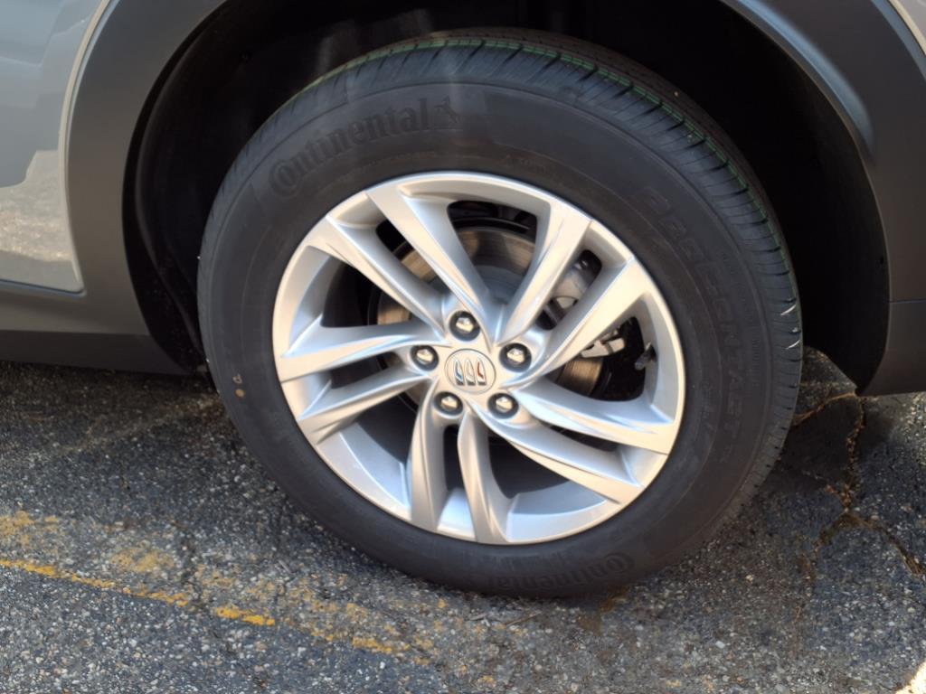 new 2025 Buick Envista car, priced at $27,280