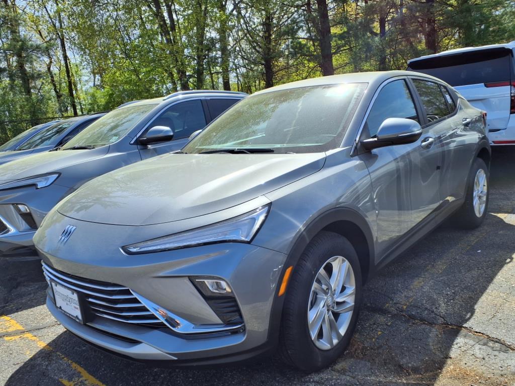 new 2025 Buick Envista car, priced at $27,280