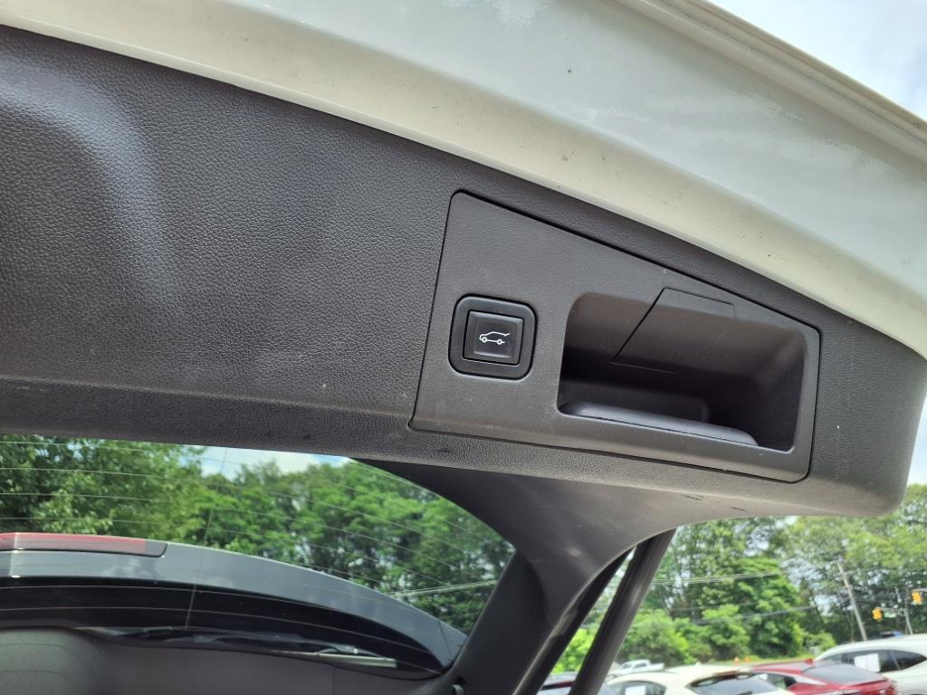 used 2023 Cadillac XT4 car, priced at $27,372