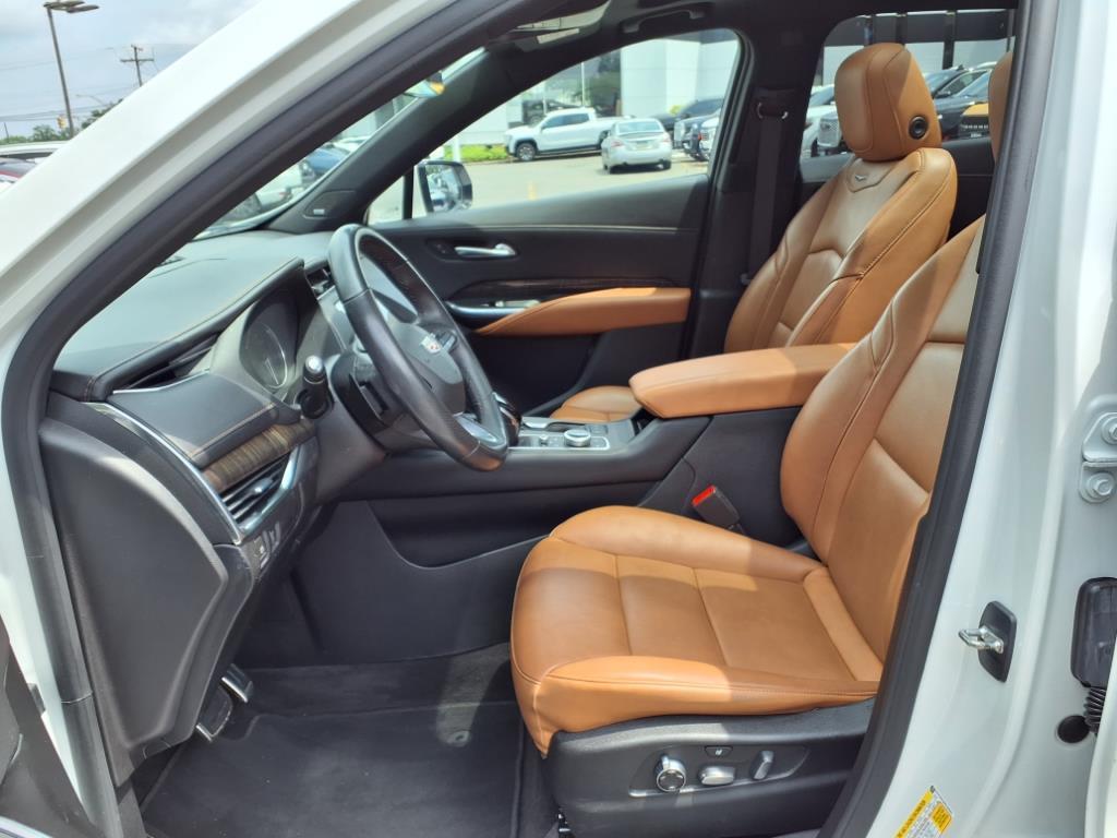used 2023 Cadillac XT4 car, priced at $27,372