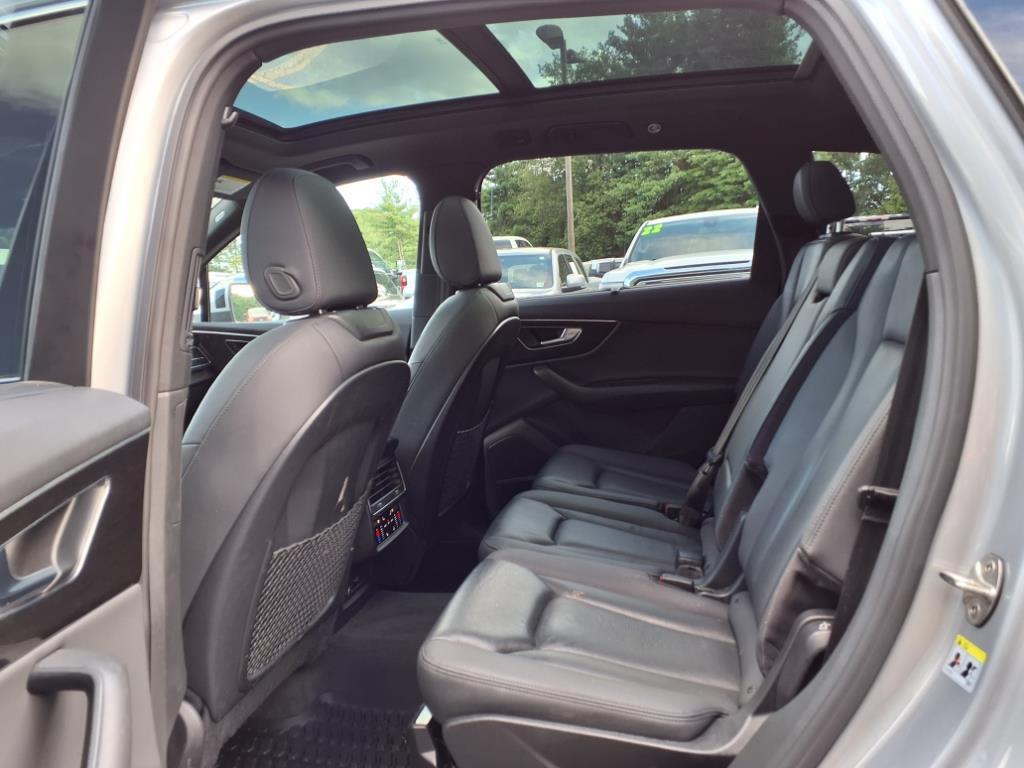 used 2021 Audi Q7 car, priced at $31,156