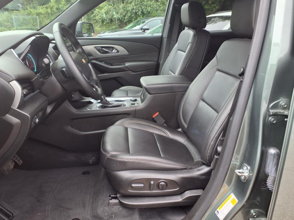 used 2023 Chevrolet Traverse car, priced at $26,883