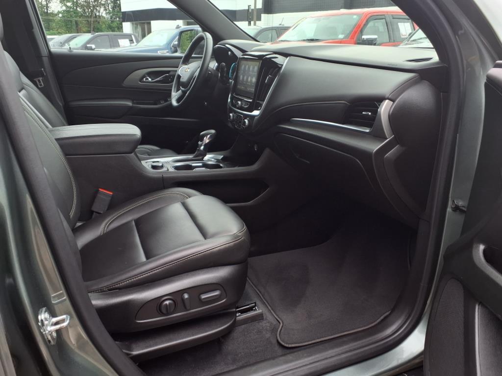used 2023 Chevrolet Traverse car, priced at $26,883