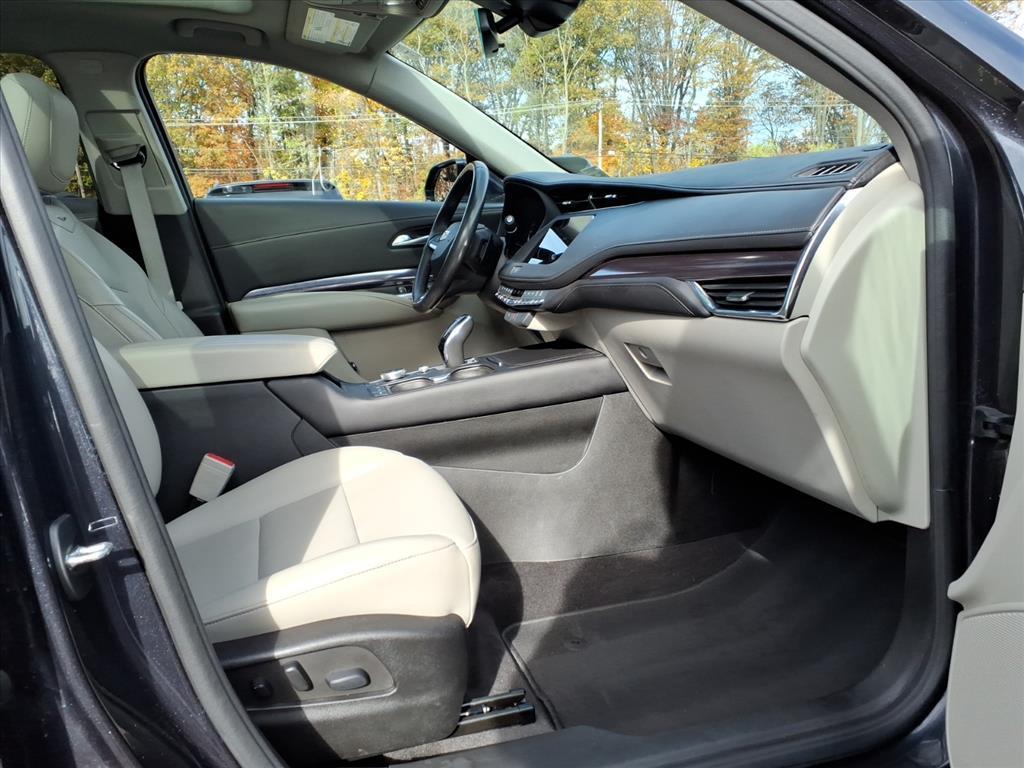 used 2022 Cadillac XT4 car, priced at $24,975